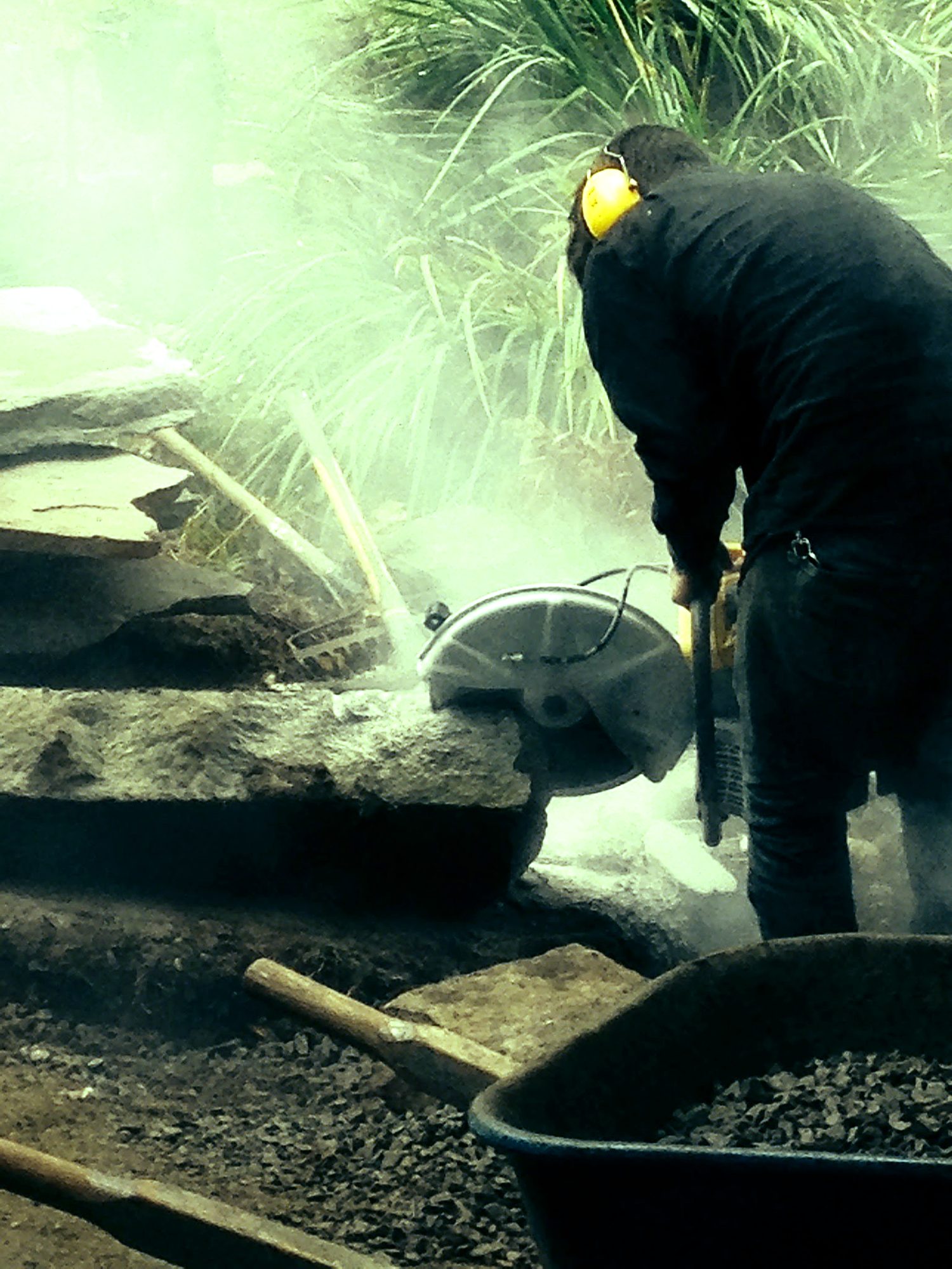 Cutting stone to fit on site