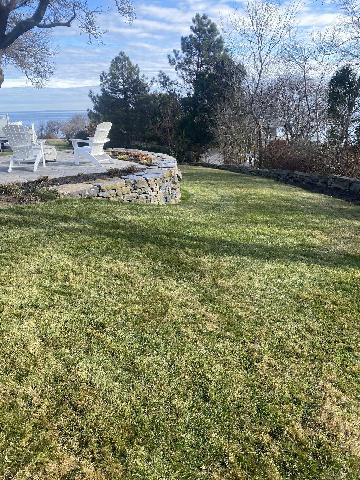 Stone retaining wall